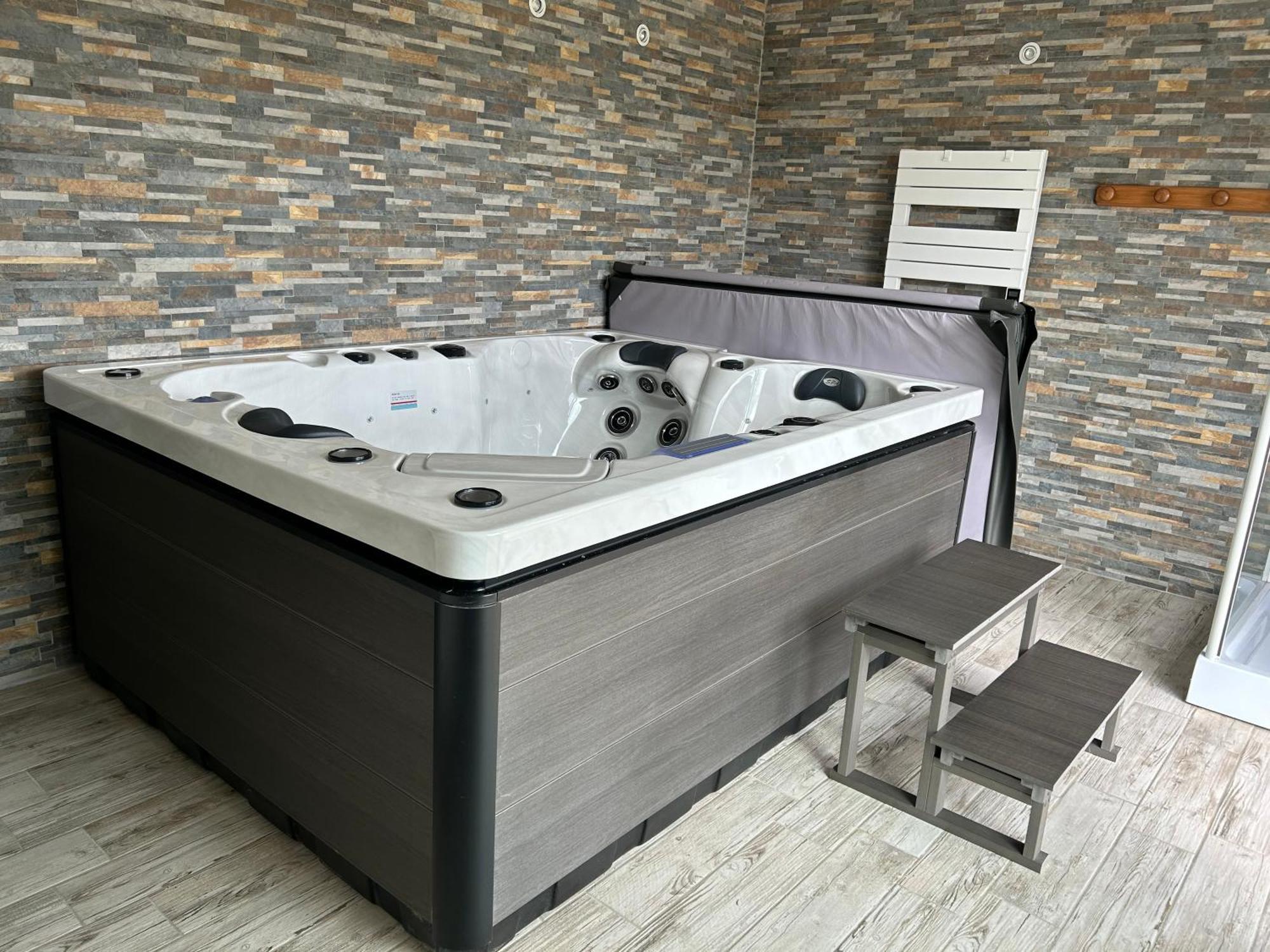 Le Domaine Du Bez Gite De Michel Piscine Sauna Hammam Spa Saint-Laurent-d'Olt Ngoại thất bức ảnh
